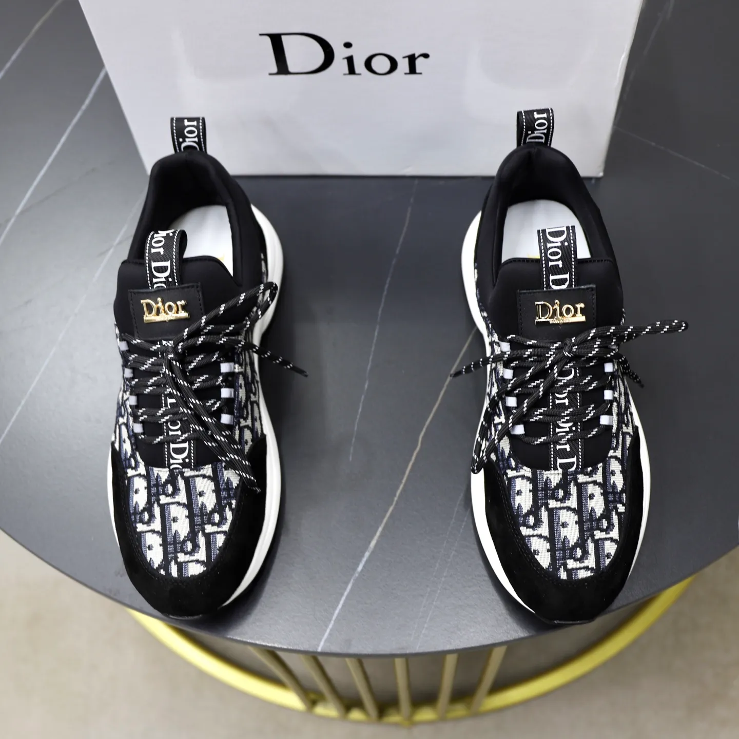 Ex-factory price: 440💰🙅‍♂️🙅‍♂️🙅‍♂️ Brand: Dior DIOR Standard code: 38-44 (45 customized) Grade: Same as the official website Material: Original material splicing Comfortable and breathable lining Lightweight and wear-resistant sports outsole Style category: Men's fashionable casual shoes Running sneakers Distinguished luxury brand elements Top luxury Color: actual picture color